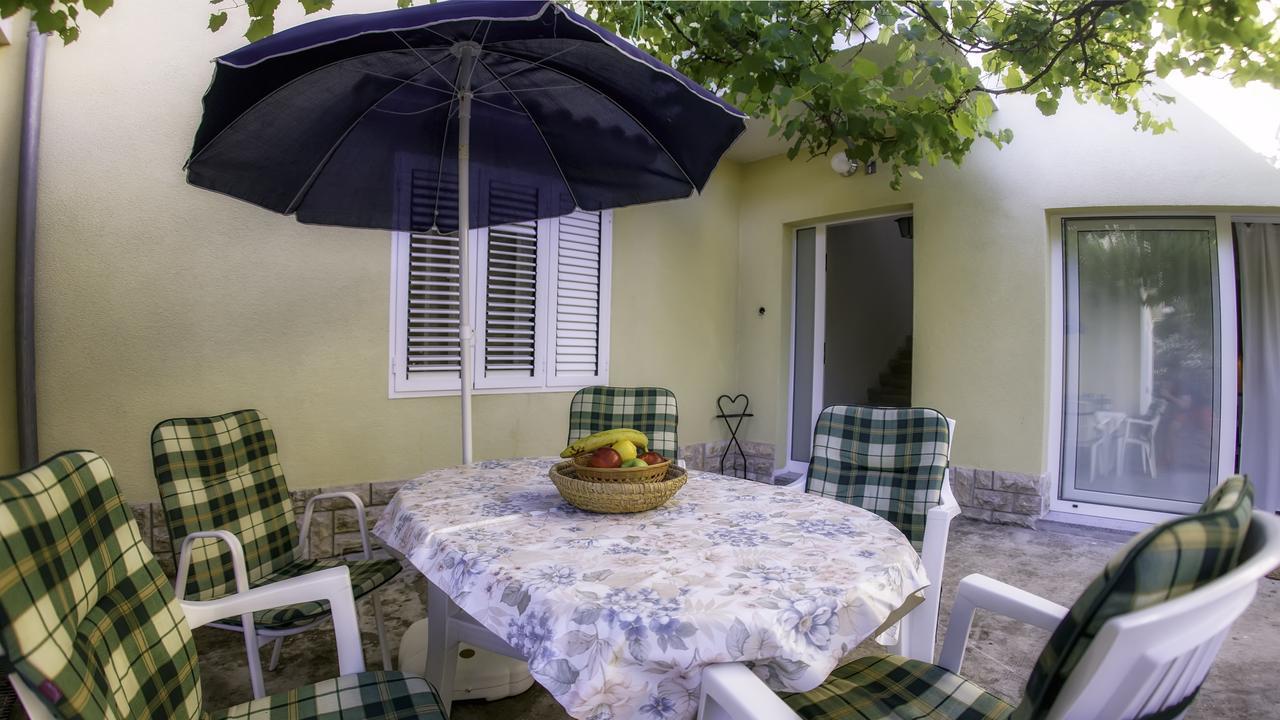 Apartamento Braut Krk Town Exterior foto