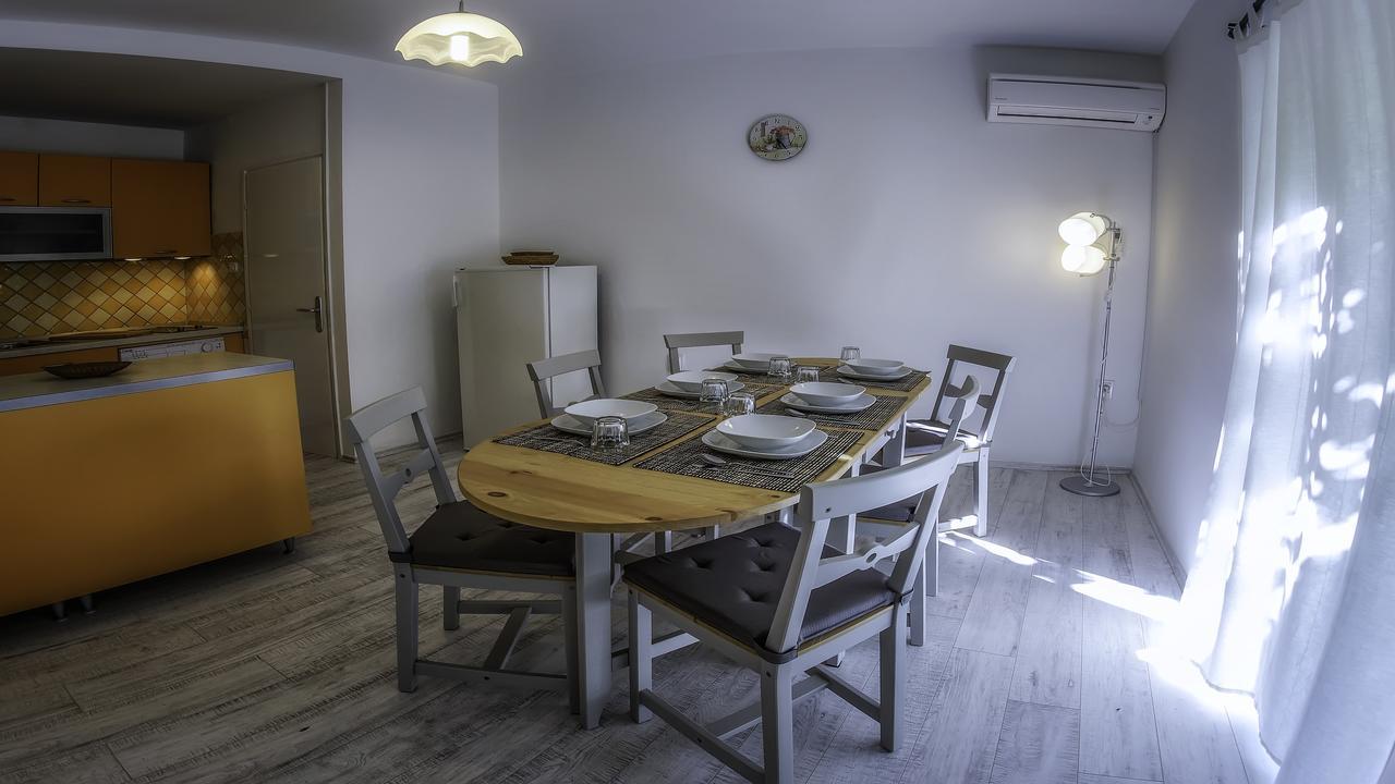 Apartamento Braut Krk Town Exterior foto